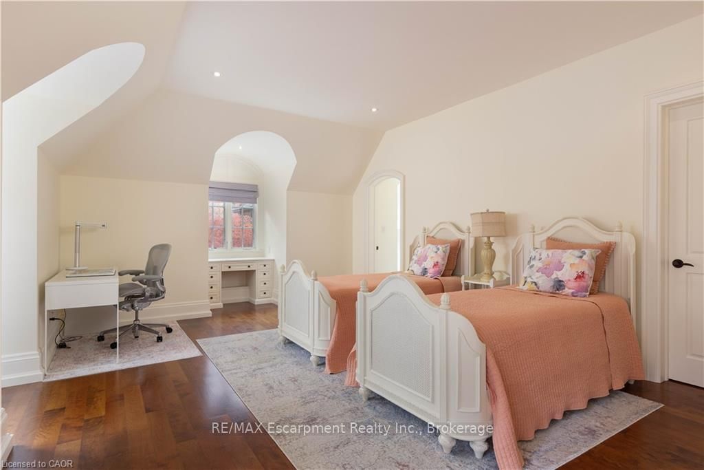 1081 Argyle Drive • Oakville, ON photo 33