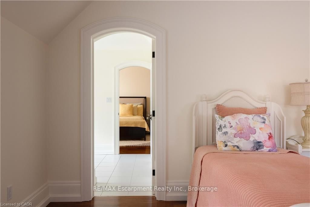 1081 Argyle Drive • Oakville, ON photo 34