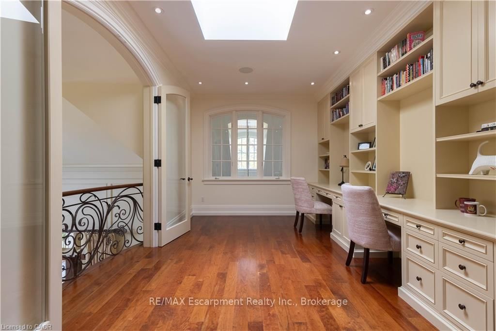1081 Argyle Drive • Oakville, ON photo 37