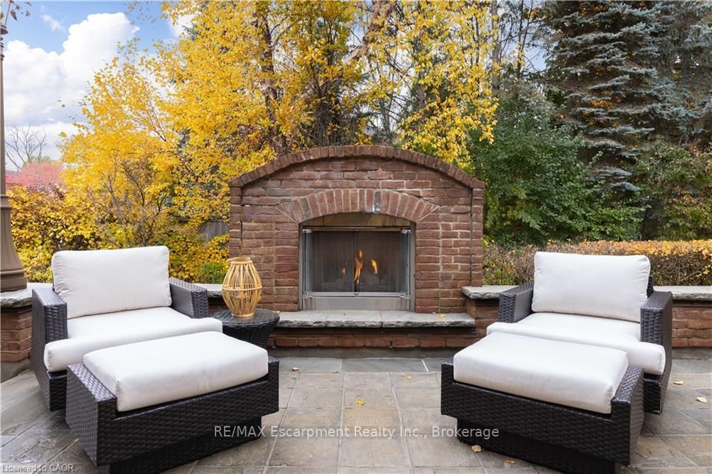 1081 Argyle Drive • Oakville, ON photo 43