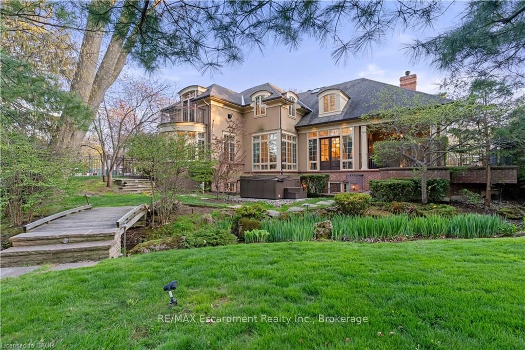 1081 Argyle Drive • Oakville, ON photo 45