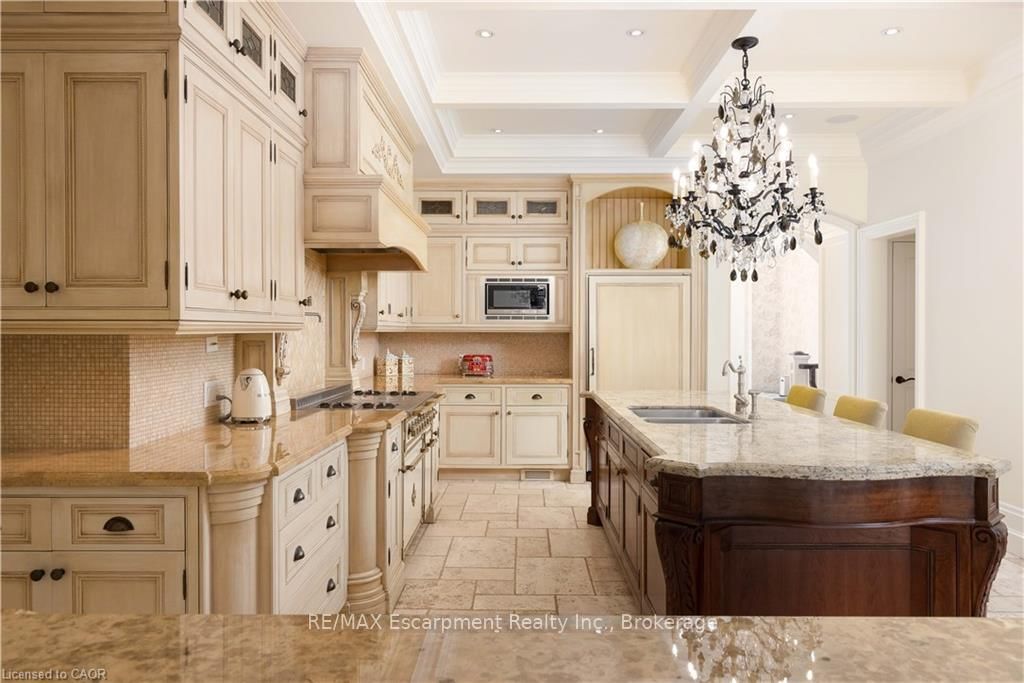 1081 Argyle Drive • Oakville, ON photo 9