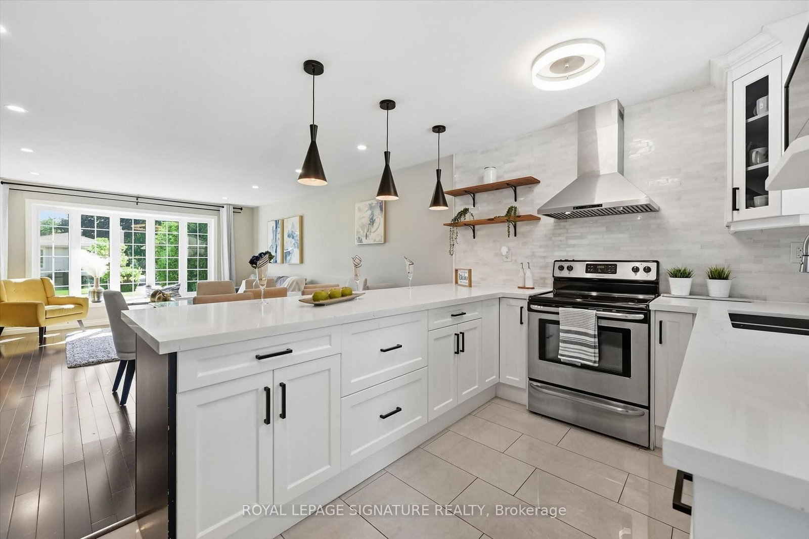 1333 Woodvale Place • Burlington, ON photo 5