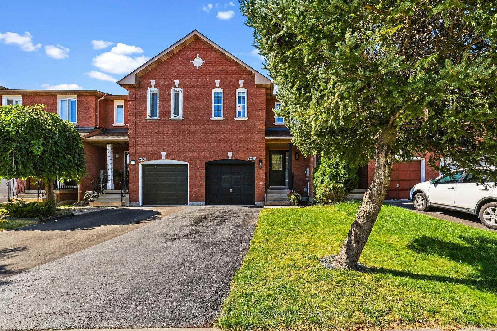 2093 Golden Orchard Trail • Oakville, ON photo 1