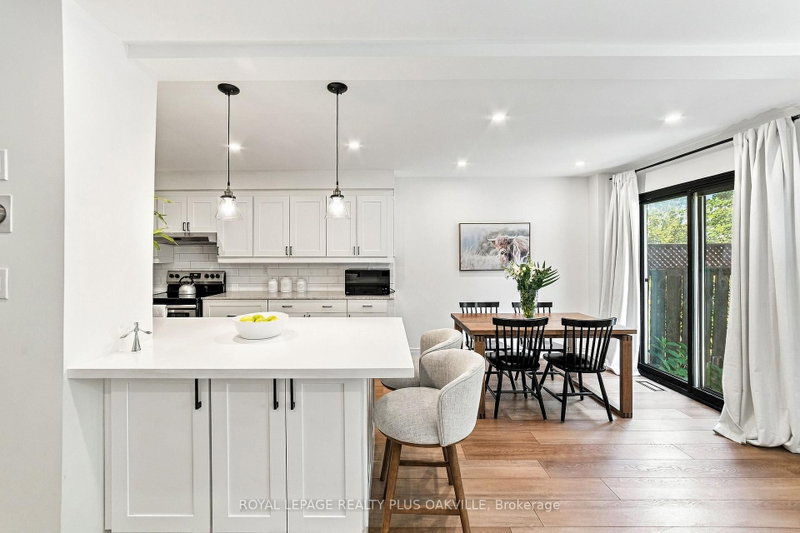 2093 Golden Orchard Oakville,ON L6M 3W8 — Photo 11