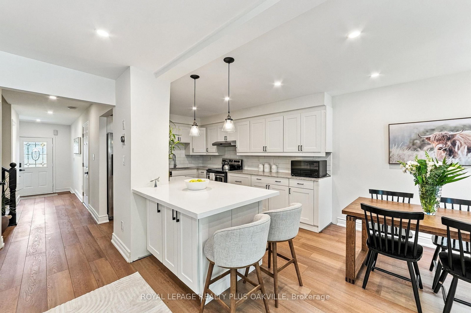2093 Golden Orchard Trail • Oakville, ON photo 12