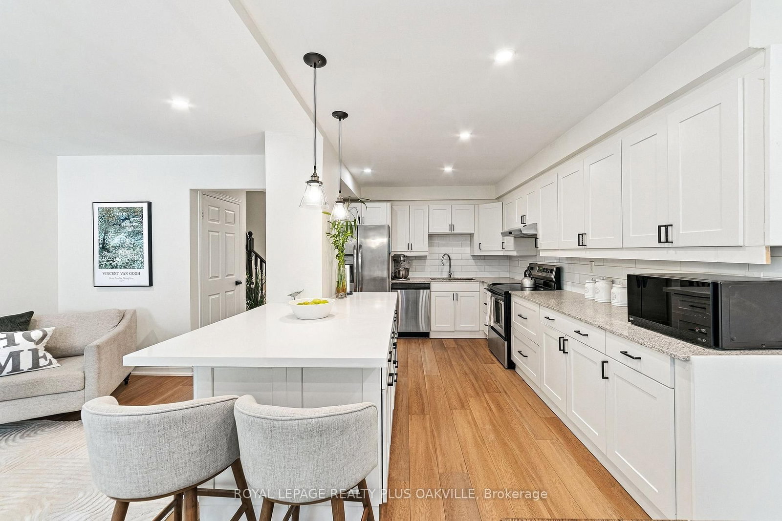2093 Golden Orchard Trail • Oakville, ON photo 13