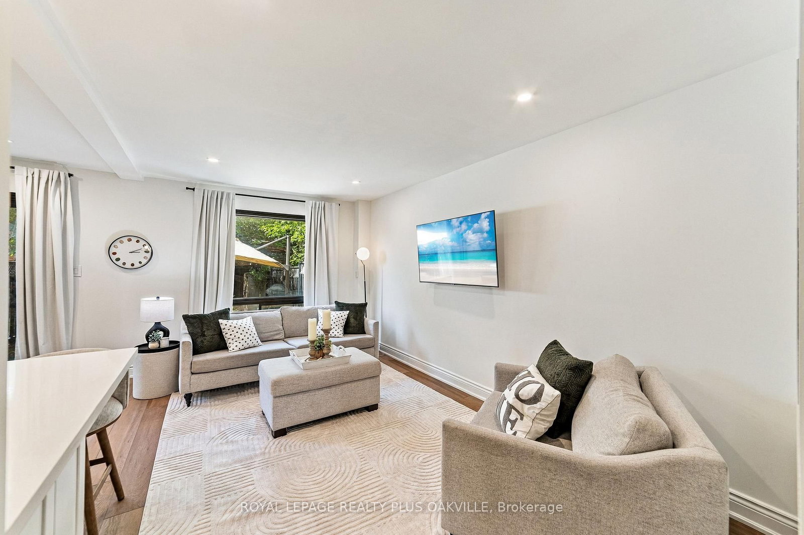 2093 Golden Orchard Trail • Oakville, ON photo 19