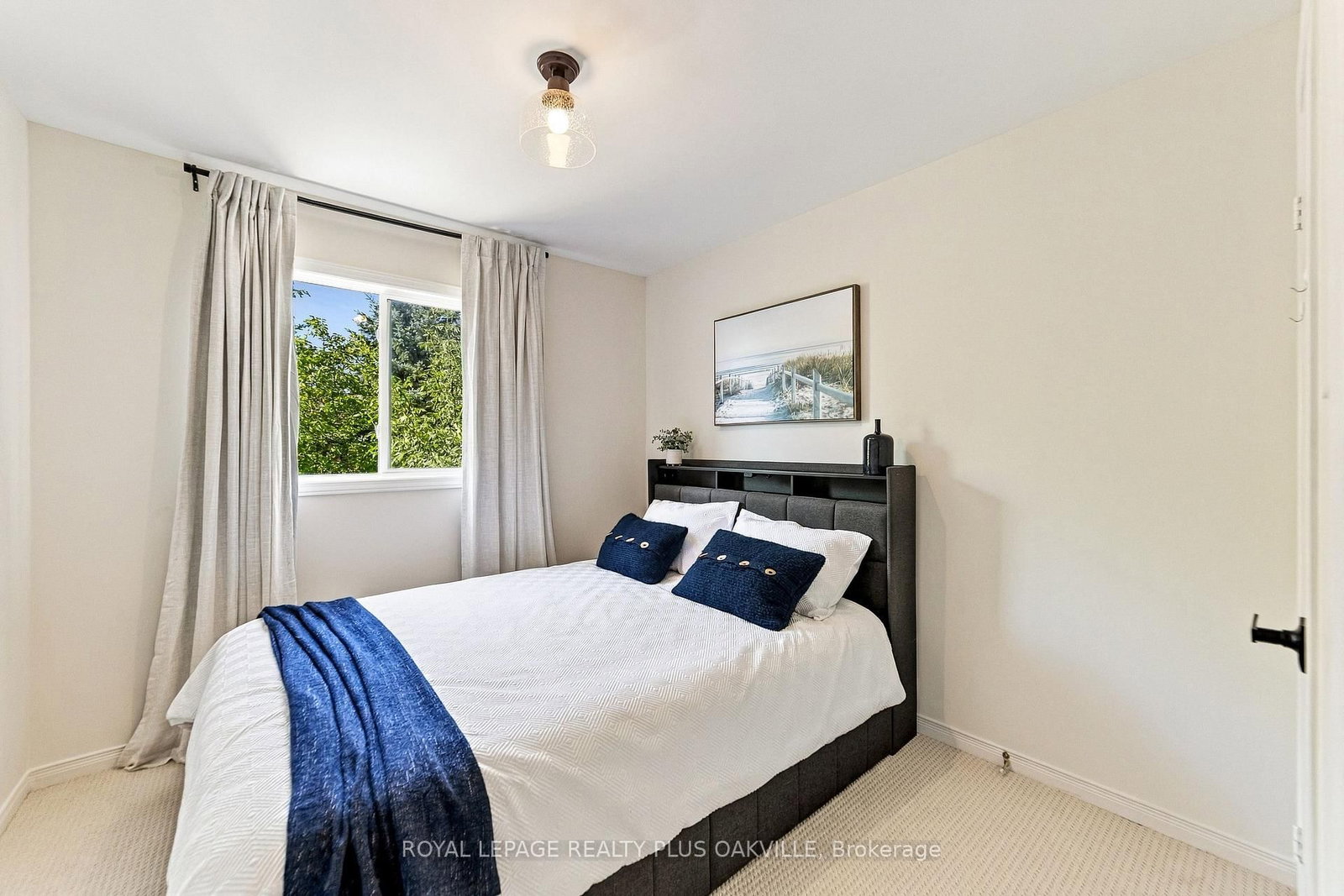 2093 Golden Orchard Trail • Oakville, ON photo 22