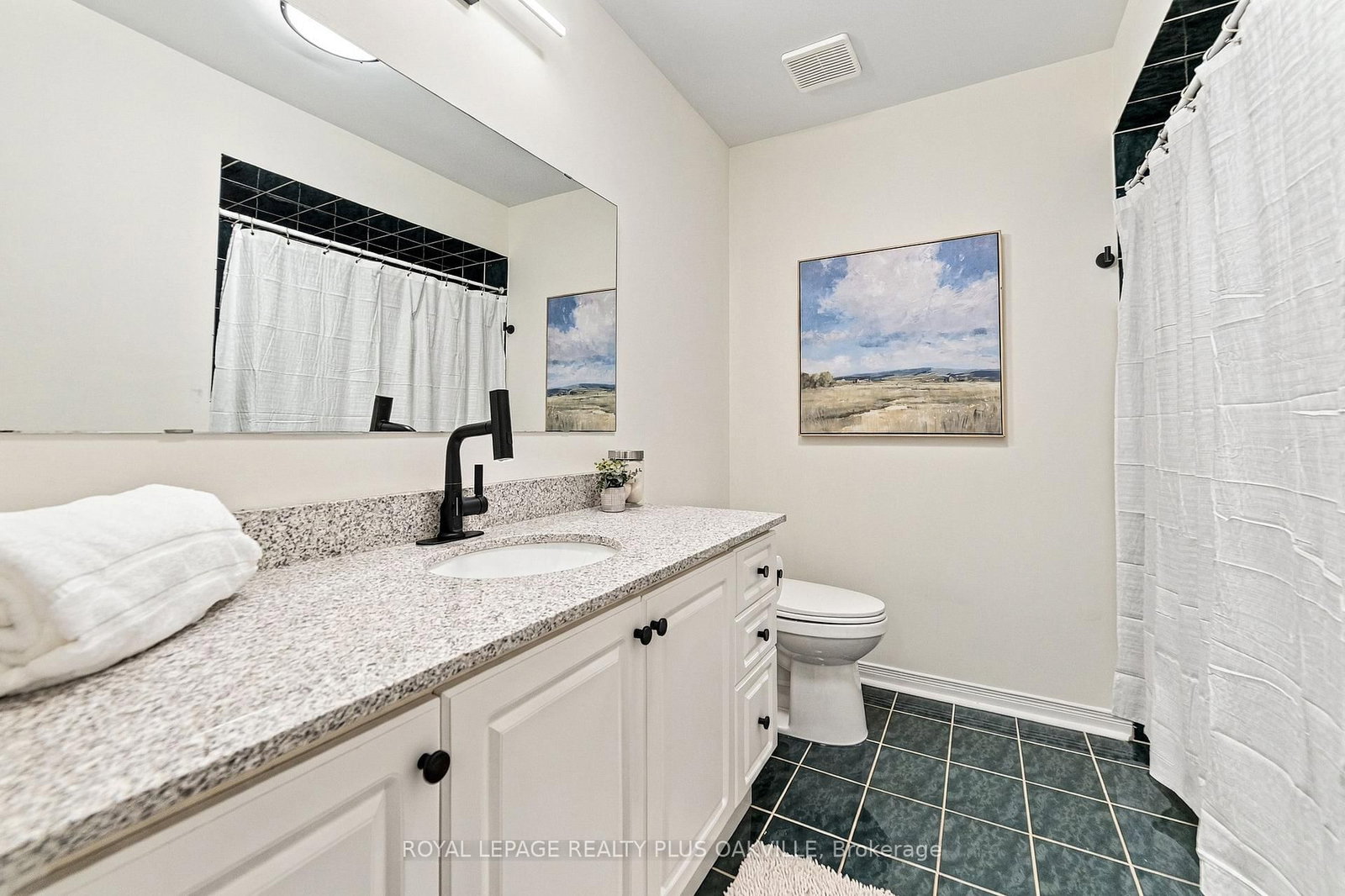 2093 Golden Orchard Trail • Oakville, ON photo 25