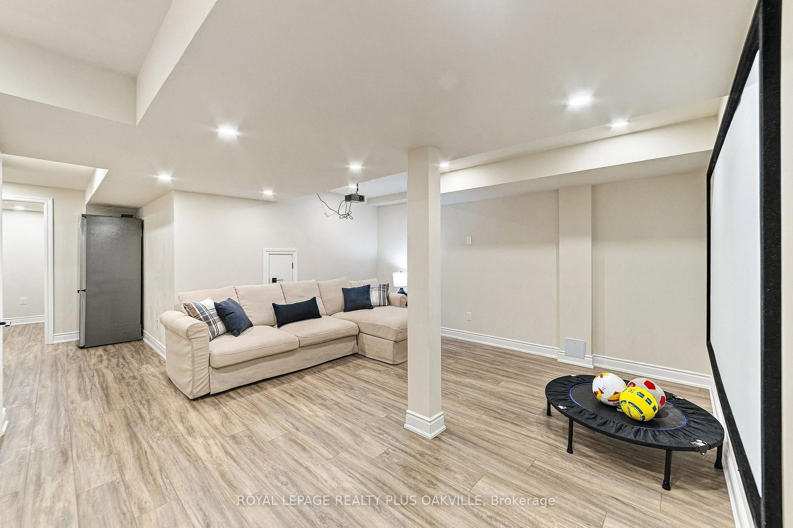 2093 Golden Orchard Trail • Oakville, ON photo 33