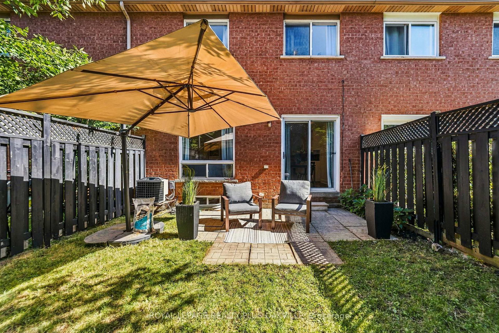 2093 Golden Orchard Trail • Oakville, ON photo 38