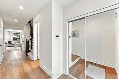 2093 Golden Orchard Trail • Oakville, ON photo 7
