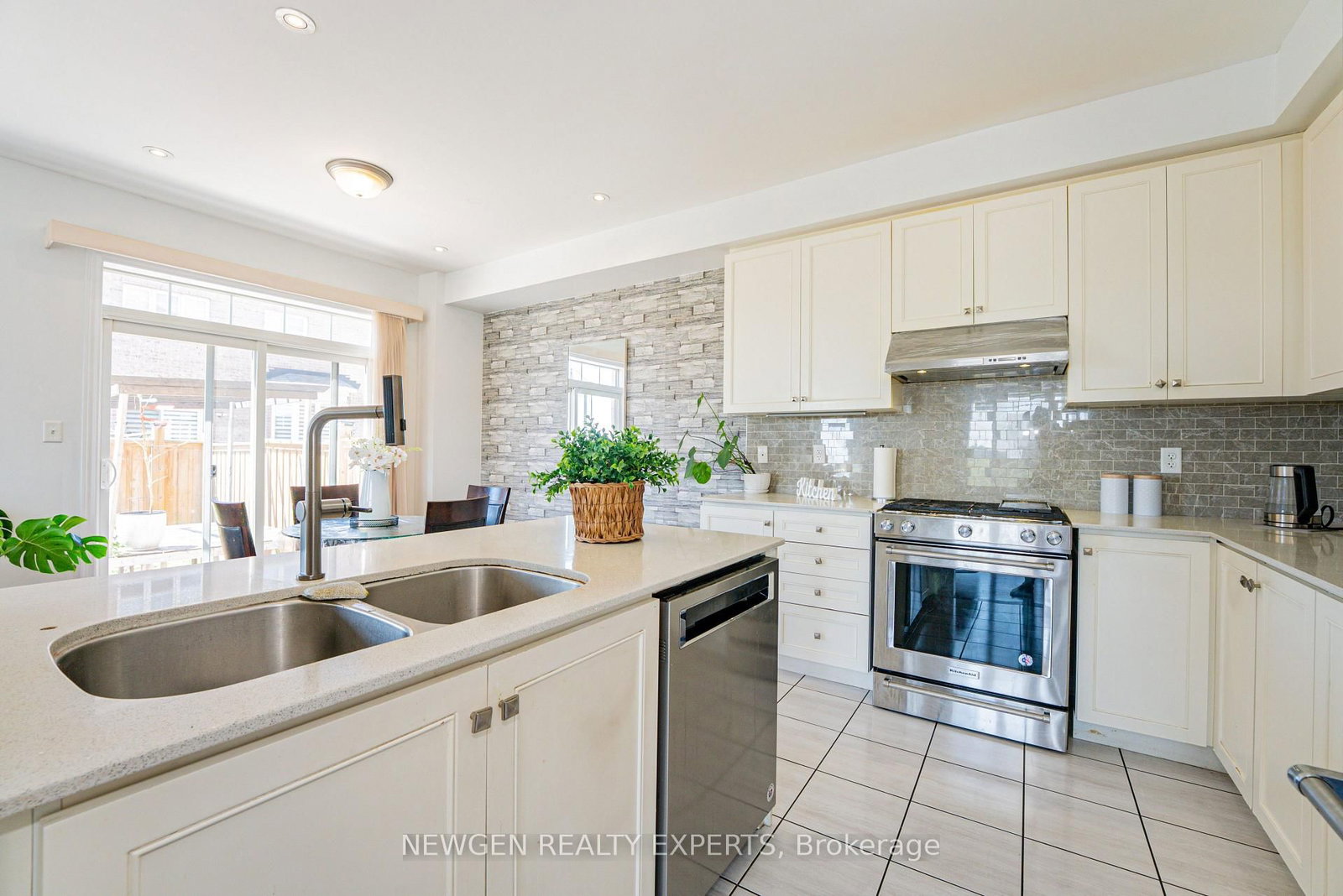 2 Rangemore Road • Brampton, ON photo 14