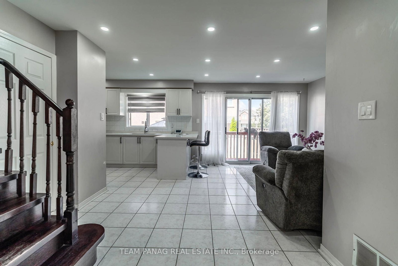82 Starhill Crescent • Brampton, ON photo 9
