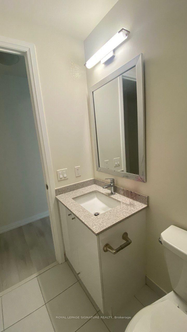 2611-35 Watergarden Dr, Mississauga, view 4
