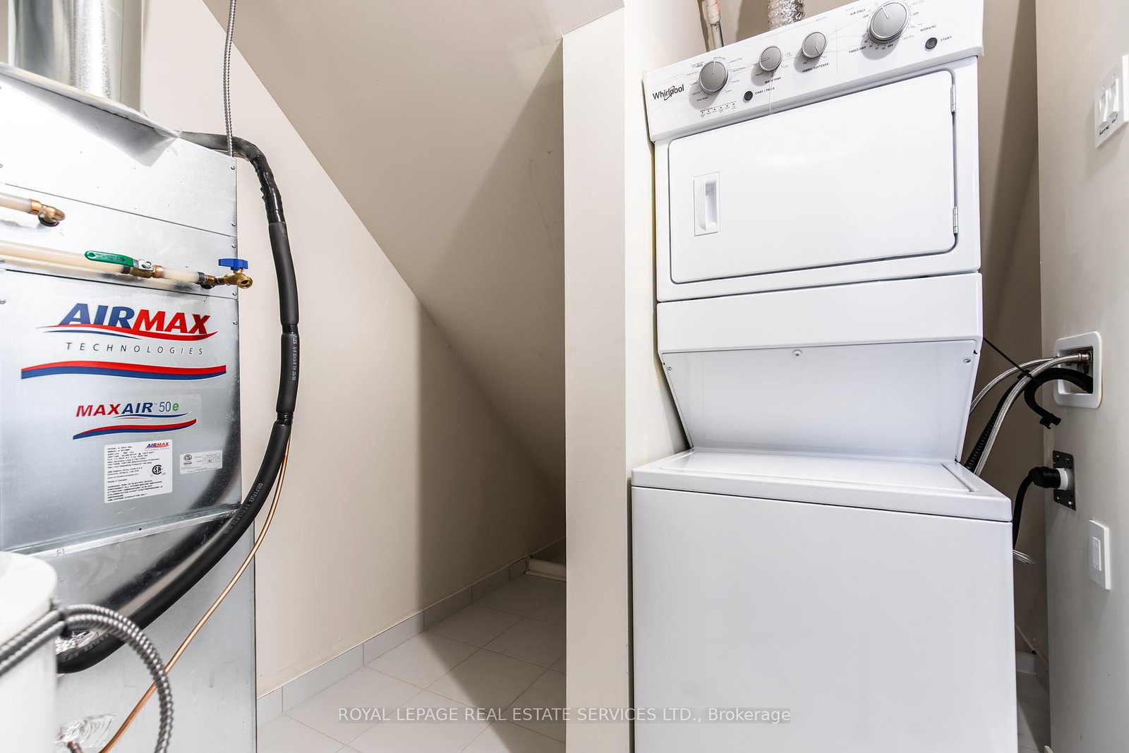 1597 Rose Way • #107 • Milton, ON photo 18