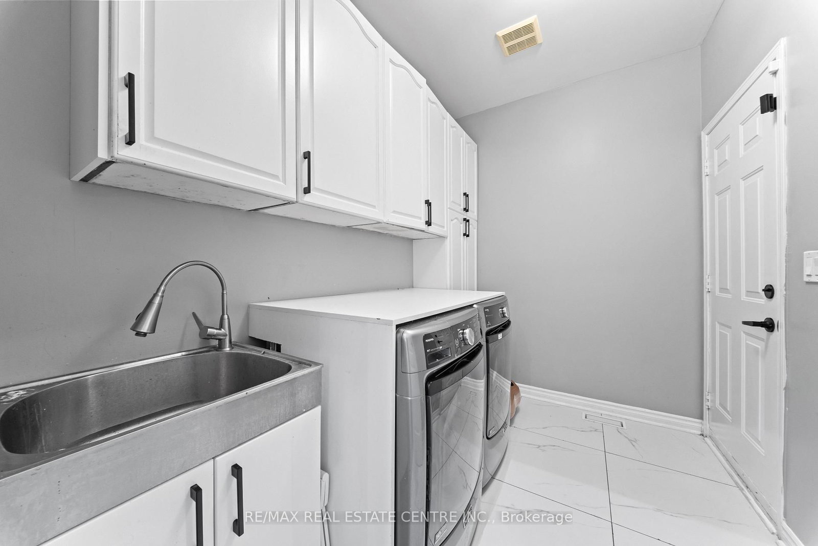 10 Midvale Road • Brampton, ON photo 16