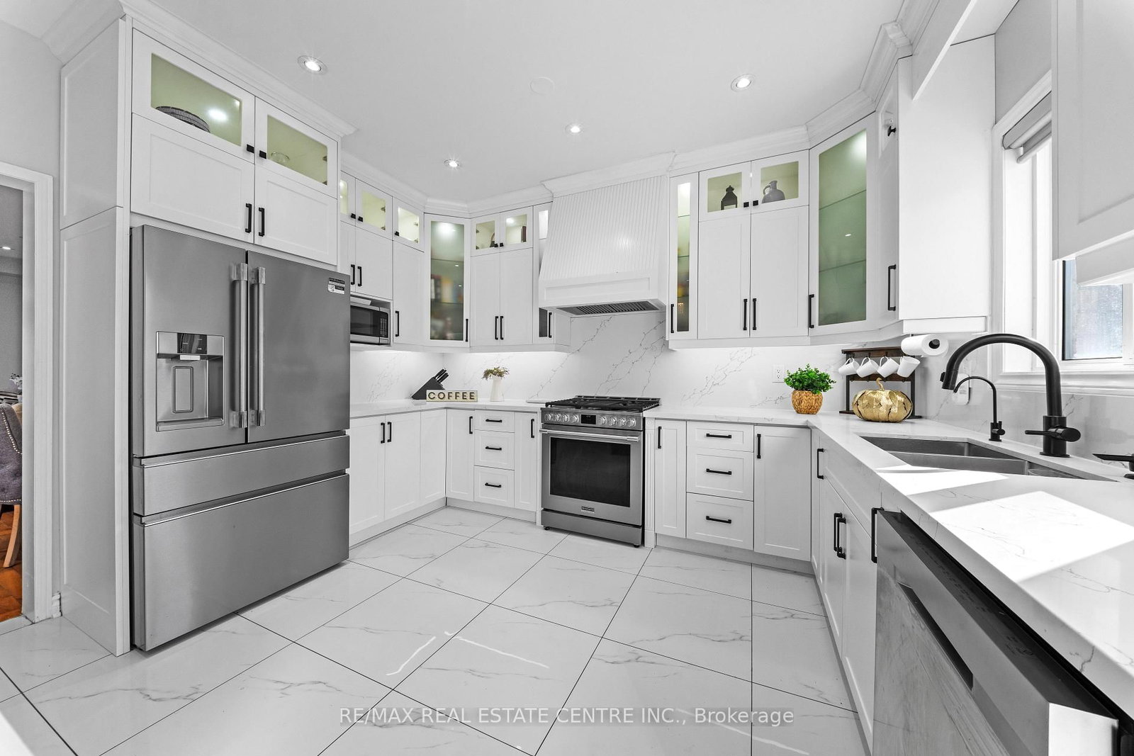 10 Midvale Road • Brampton, ON photo 8