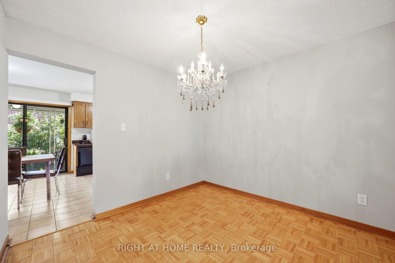 98 Beaver Terrace • Toronto, ON photo 11