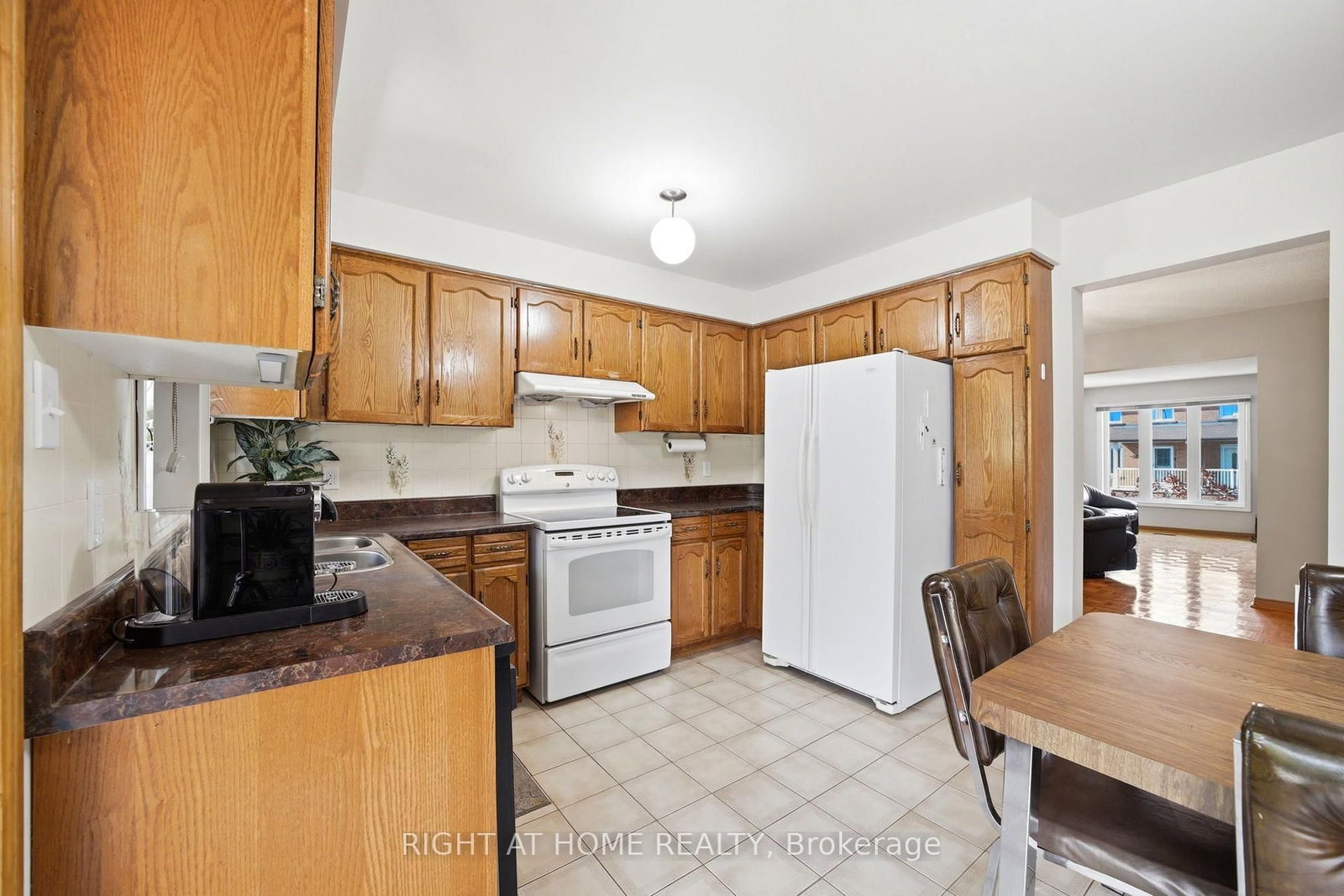 98 Beaver Terrace • Toronto, ON photo 15