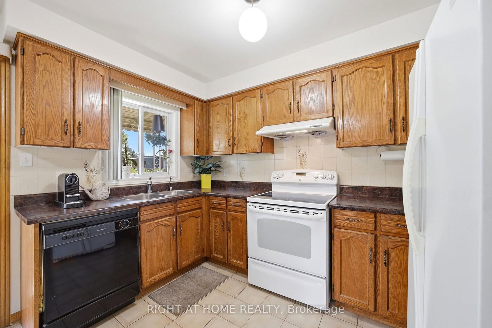 98 Beaver Terrace • Toronto, ON photo 16