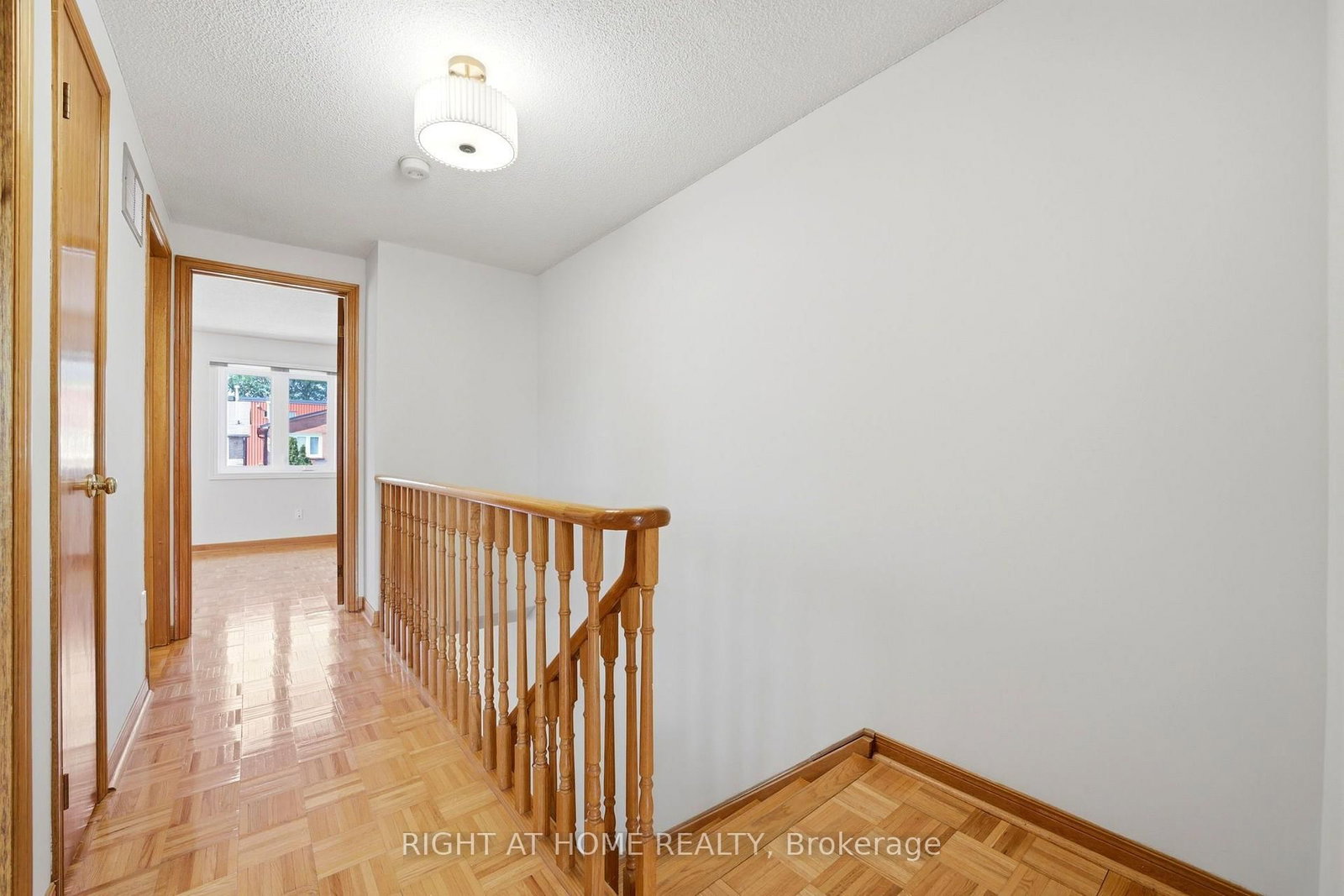 98 Beaver Terrace • Toronto, ON photo 19