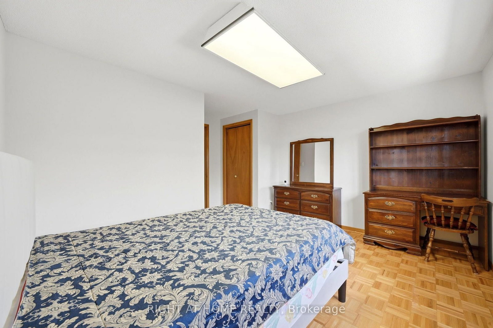 98 Beaver Terrace • Toronto, ON photo 22
