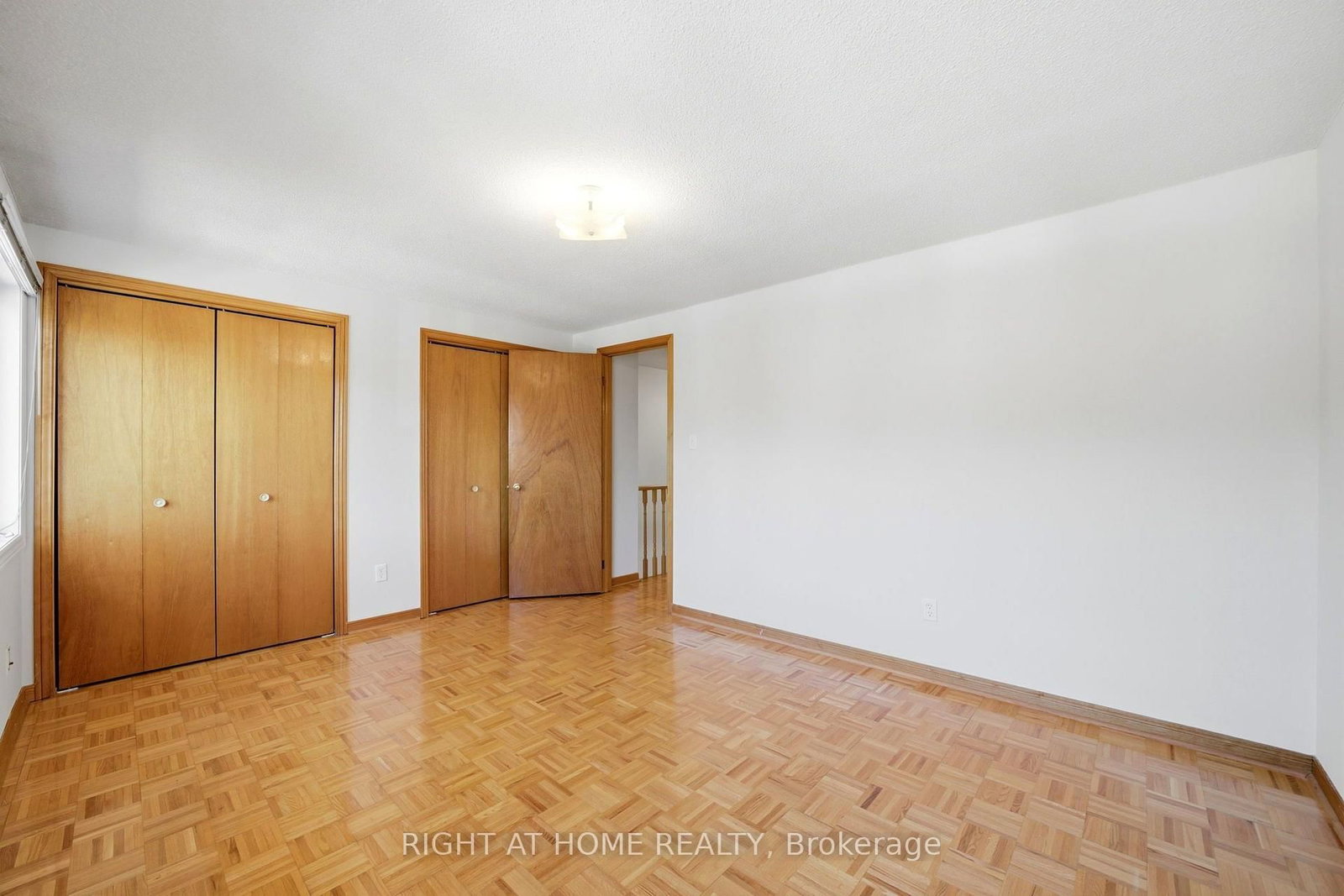 98 Beaver Terrace • Toronto, ON photo 24