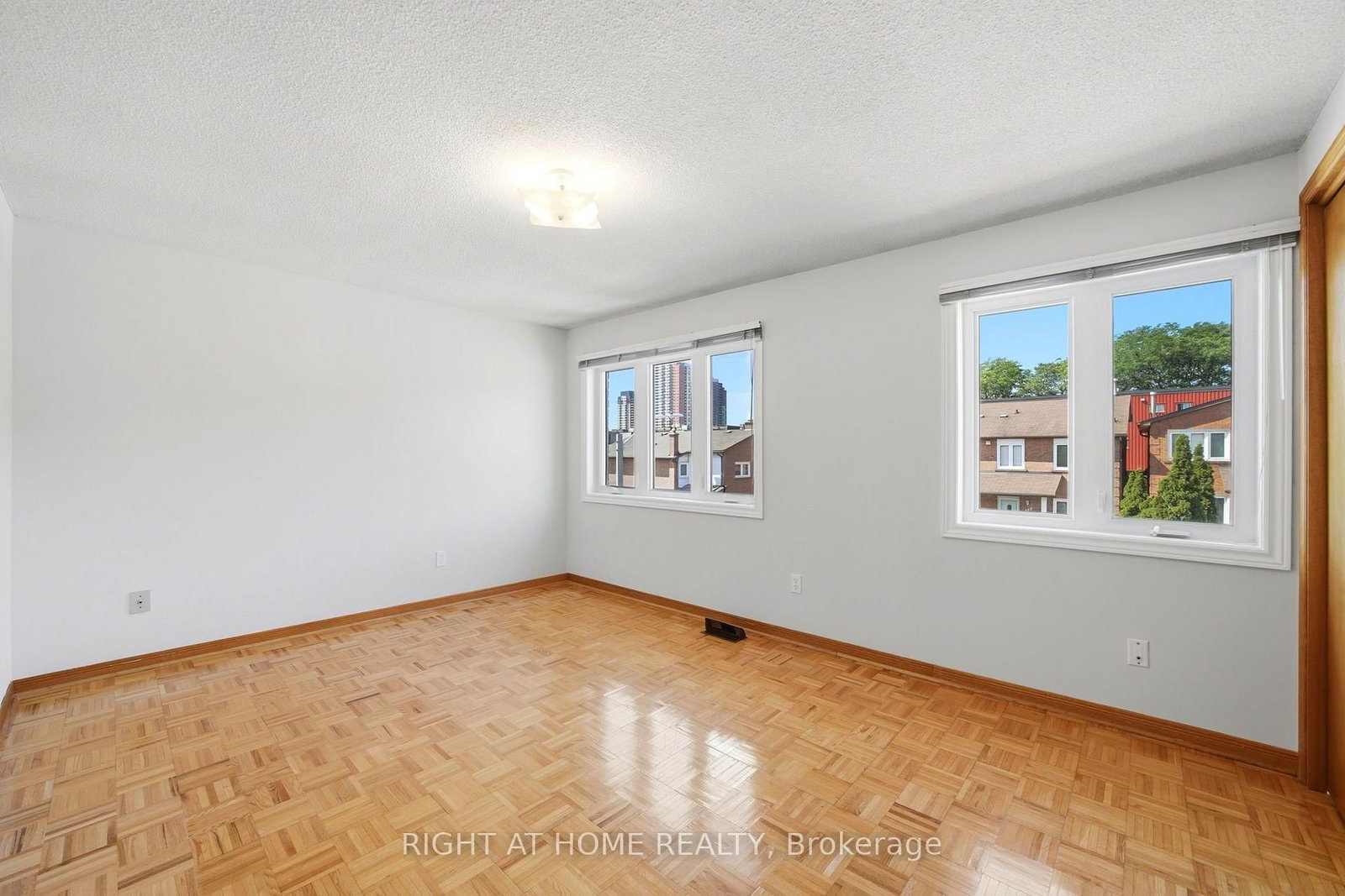 98 Beaver Terrace • Toronto, ON photo 25