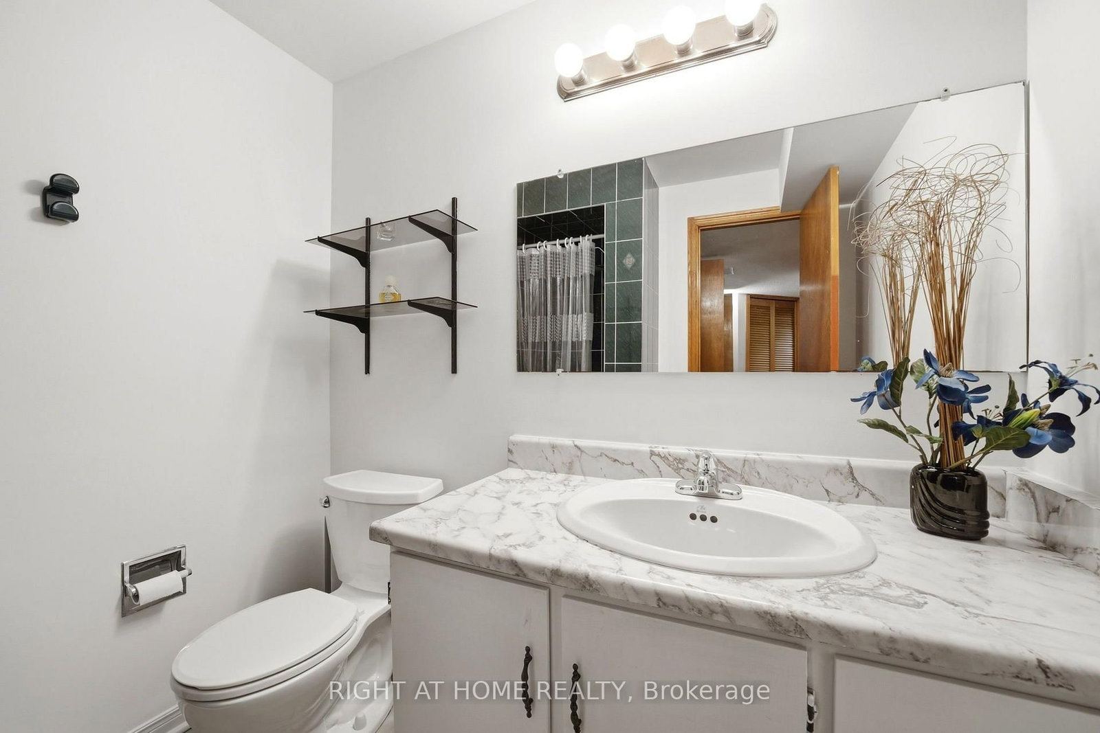 98 Beaver Terrace • Toronto, ON photo 34