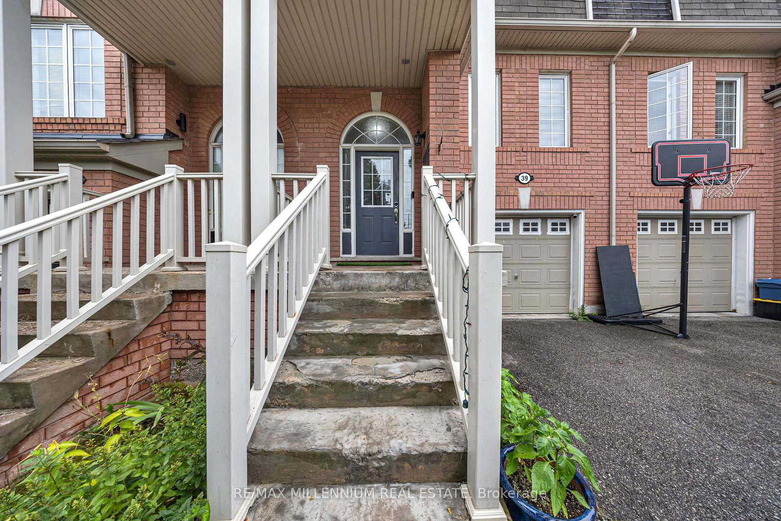 39 Decker Hollow Circle • Brampton, ON photo 33