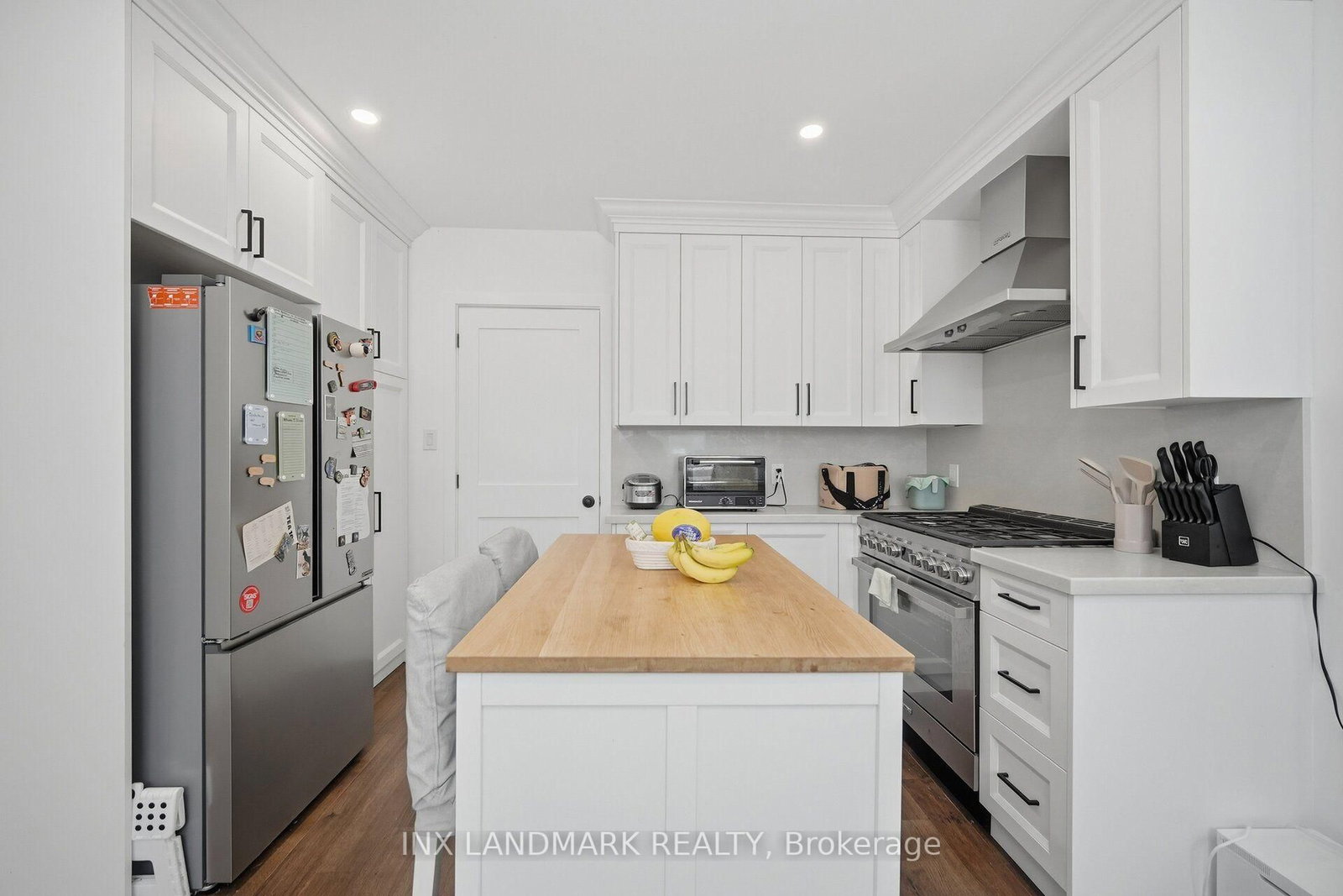 298 South Kingsway • Toronto, ON photo 11