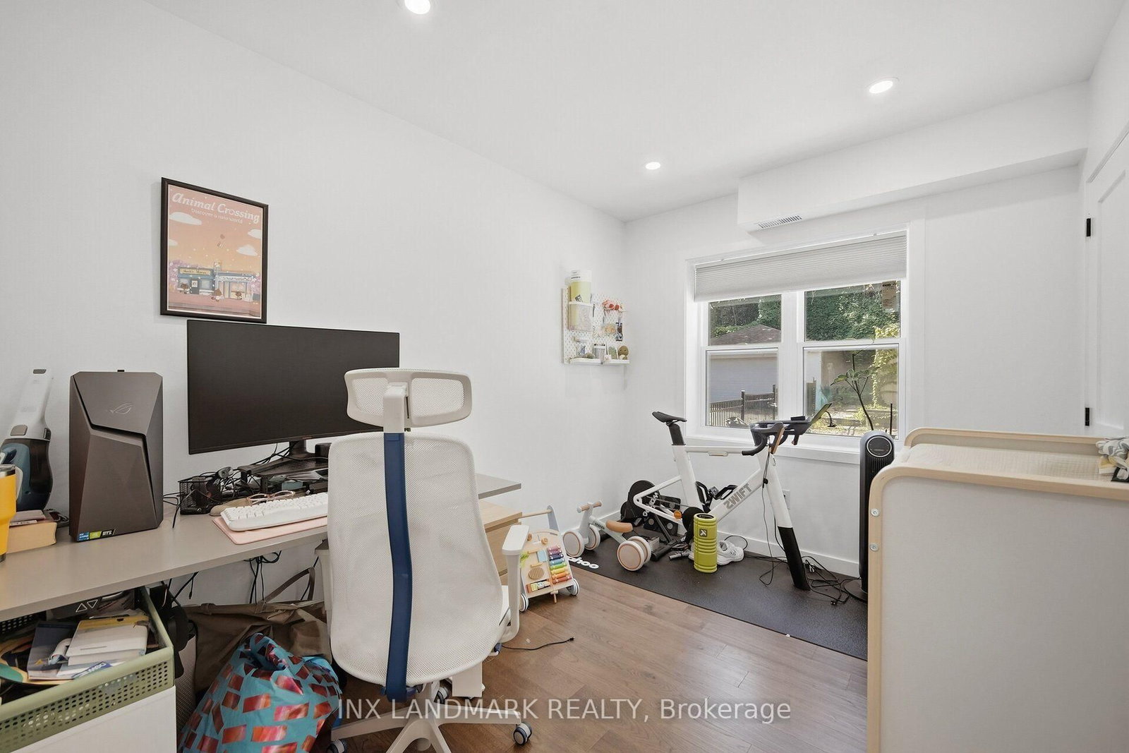 298 South Kingsway • Toronto, ON photo 16