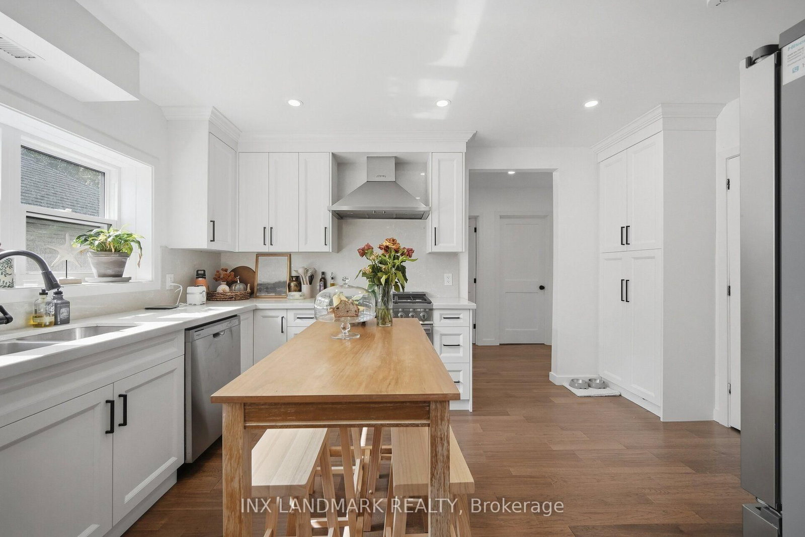 298 South Kingsway • Toronto, ON photo 22