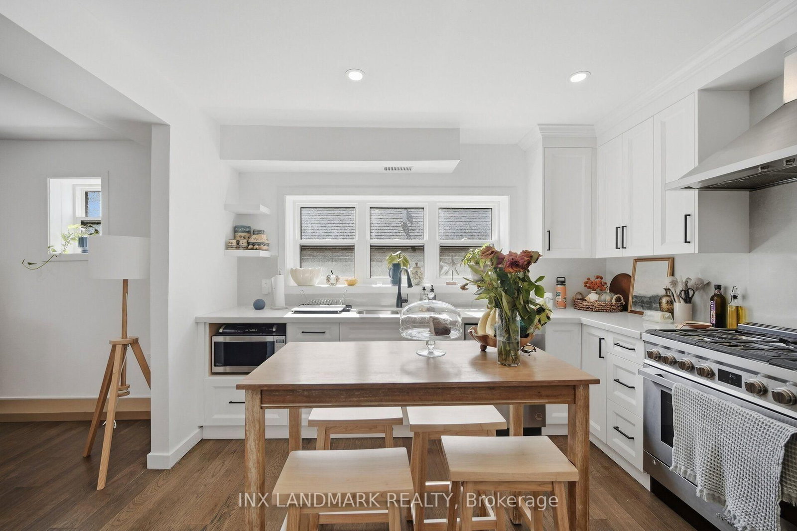 298 South Kingsway • Toronto, ON photo 26