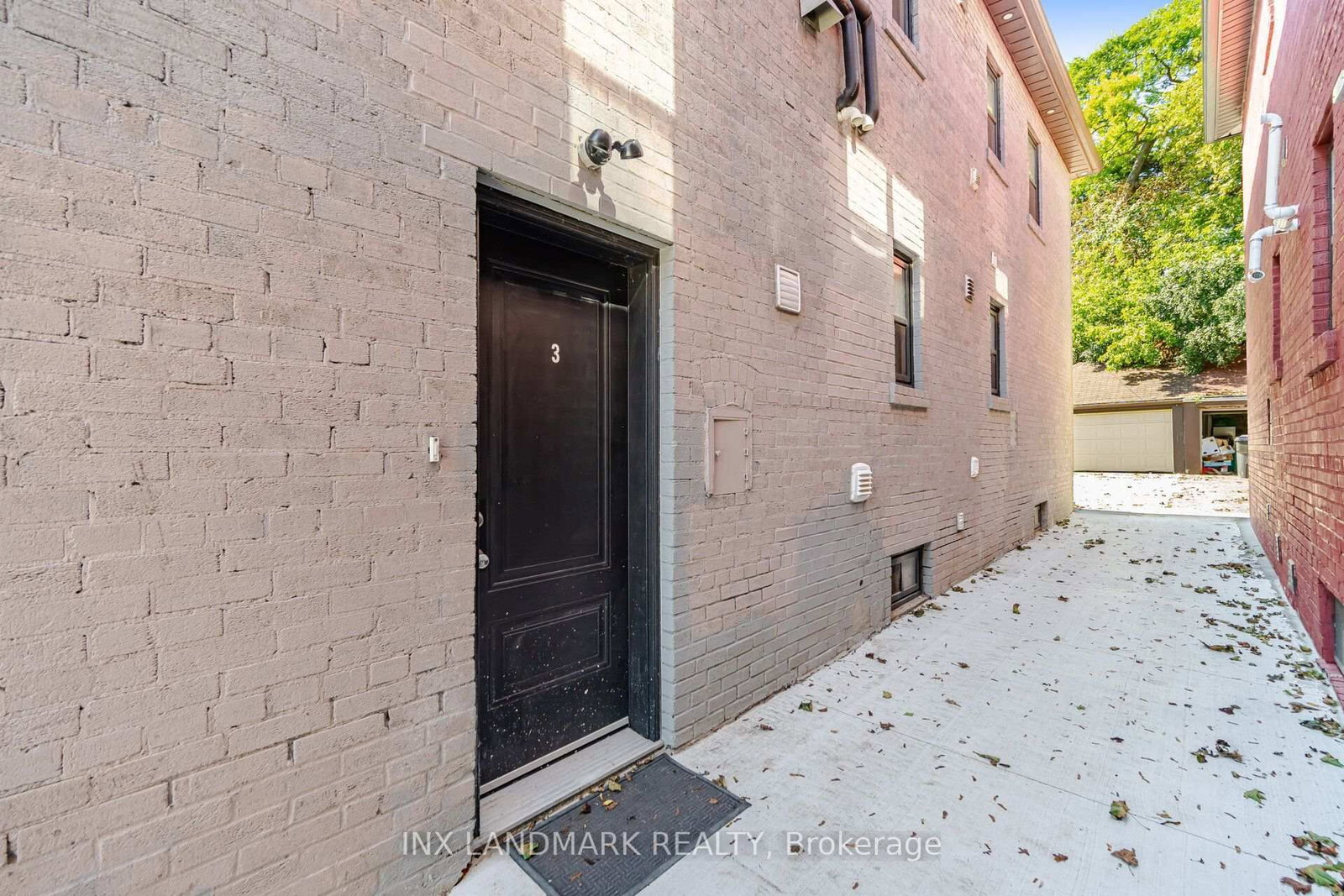 298 South Kingsway • Toronto, ON photo 30