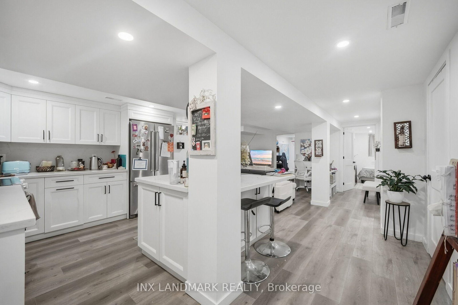 298 South Kingsway • Toronto, ON photo 35