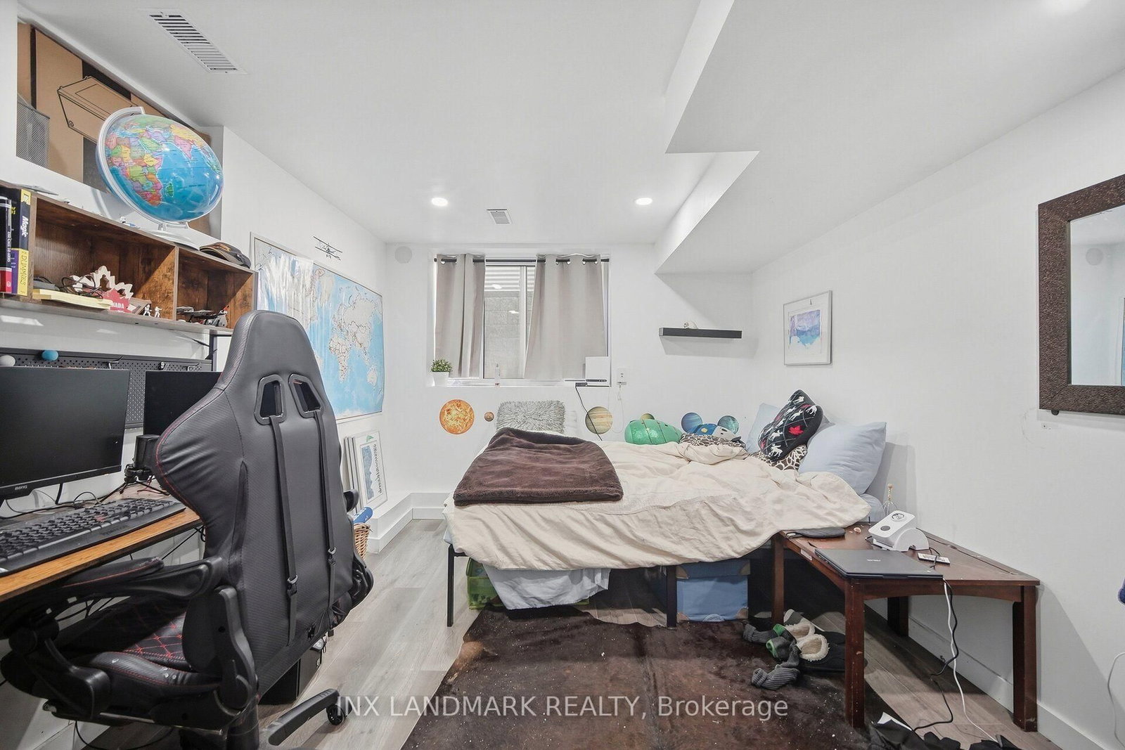298 South Kingsway • Toronto, ON photo 39