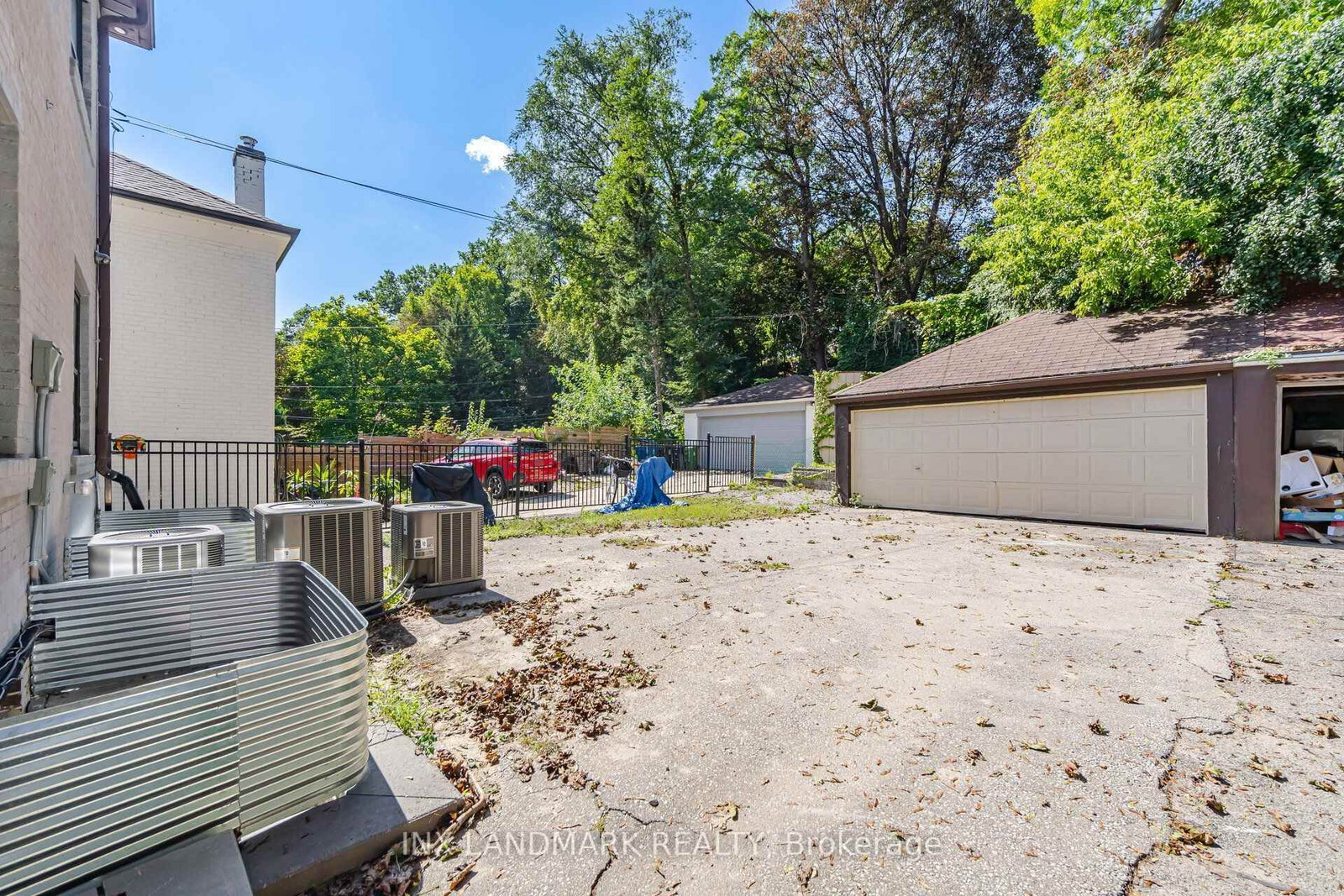 298 South Kingsway • Toronto, ON photo 42