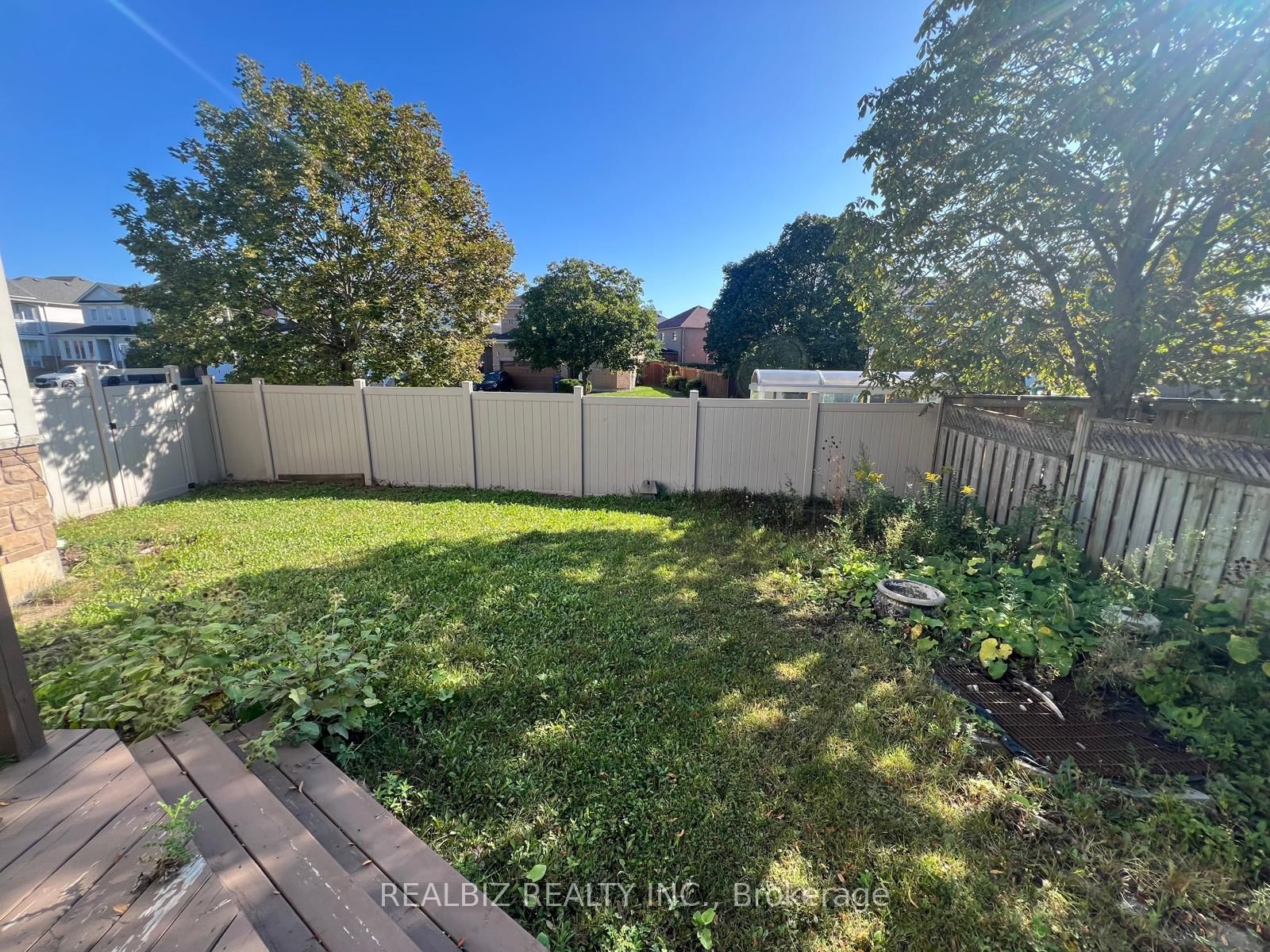 2 Bramoak Crescent • Brampton, ON photo 4
