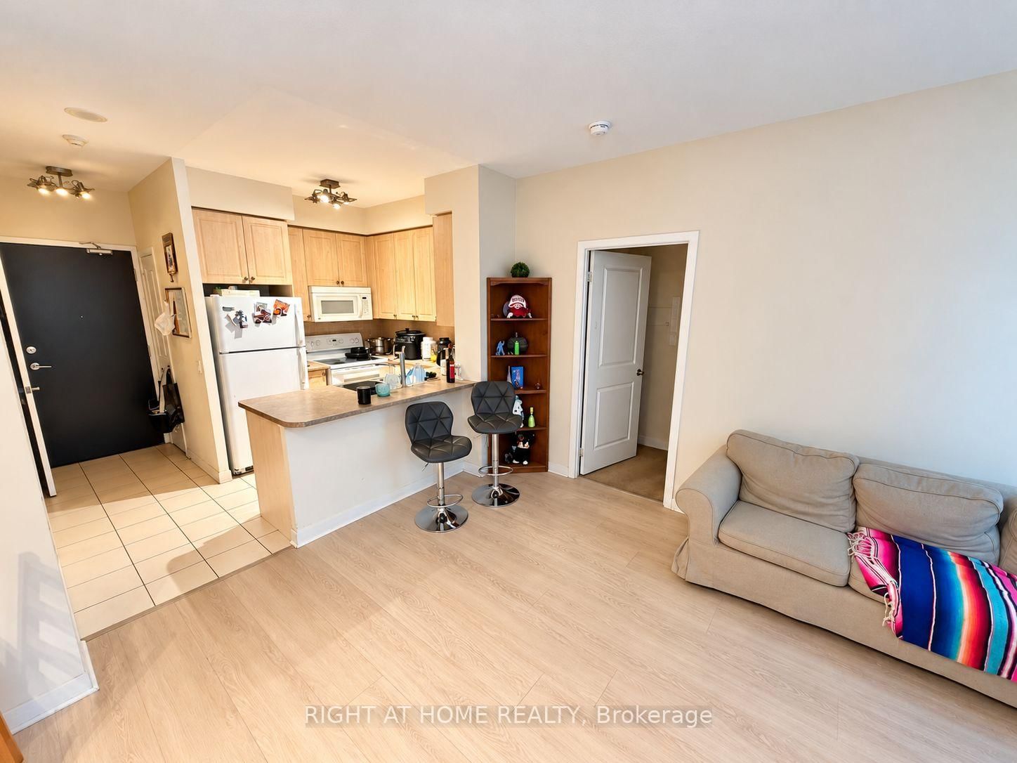 225 Sherway Gardens Road • #105 • Toronto, ON photo 4