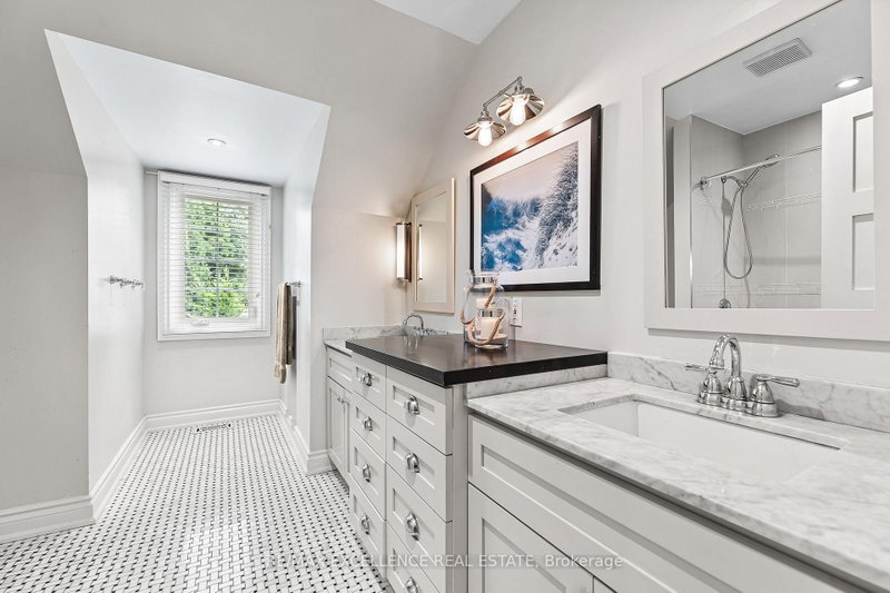 2446 Hammond Mississauga,ON L5K 1T2 — Photo 21