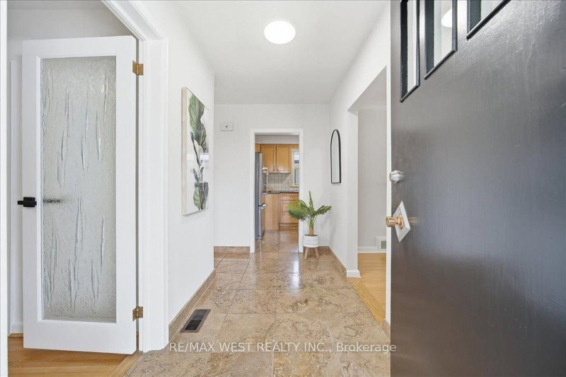 19 Decarie Circle
