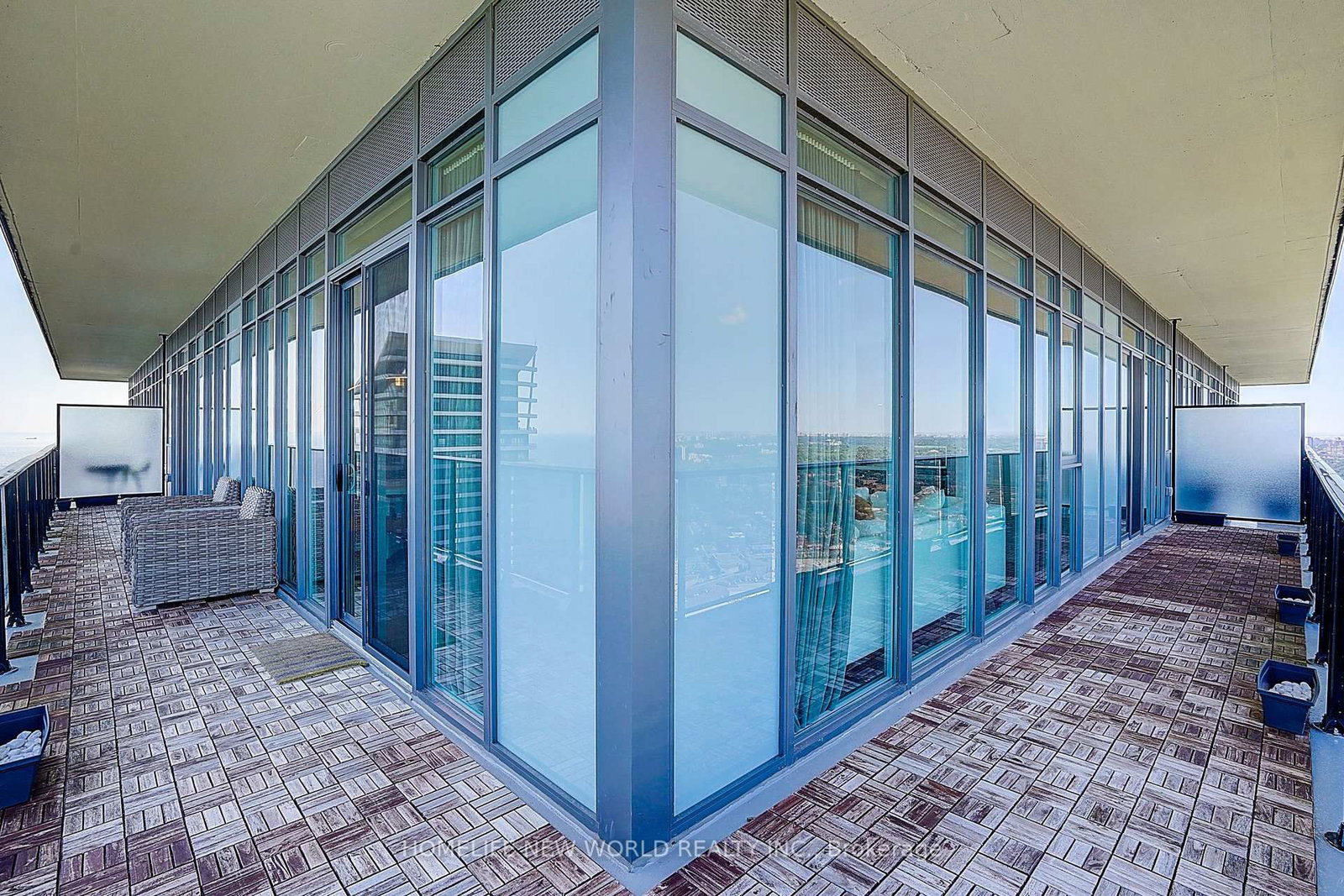 70 Annie Craig Drive • #5204 • Toronto, ON photo 19
