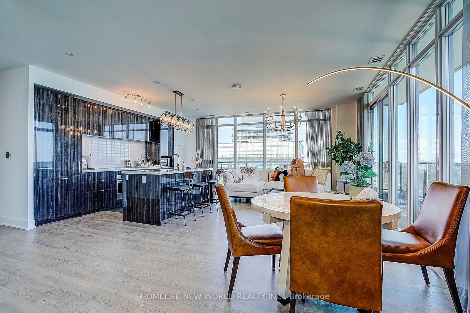 70 Annie Craig Drive • #5204 • Toronto, ON photo 8