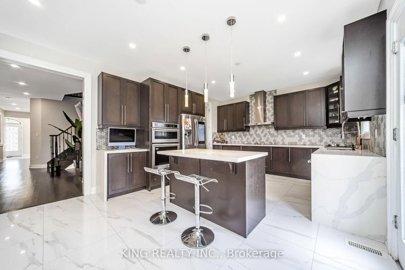 11 Malpass Brampton,ON L7A 4A3 — Photo 10