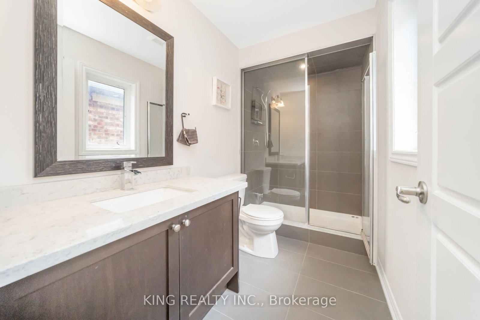 11 Malpass Brampton,ON L7A 4A3 — Photo 25