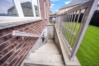 11 Malpass Brampton,ON L7A 4A3 — Photo 28