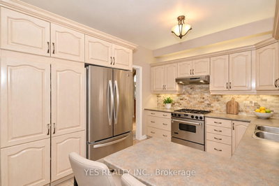 17 Snowcap Road • Brampton, ON photo 6